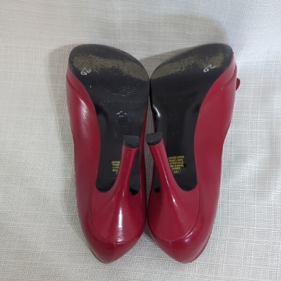 Antonio Melani Leather Heels Women's 8.5 Red Floral Accent Peep Toe Slip On - Picture 7 of 12